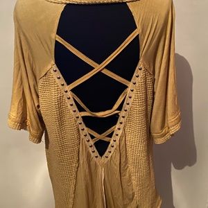 POL Size Medium Mustard Top
